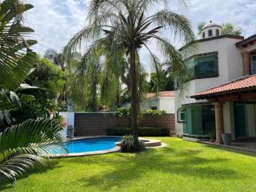 Hermosa residencia en exclusivo fraccionamiento Kloster Sumiya – Jiutepec, Morelos