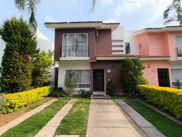 Hermosa Residencia en Los Manzanos