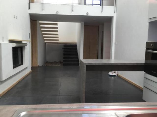 HERMOSA RESIDENCIA EN LA QUERENCIA