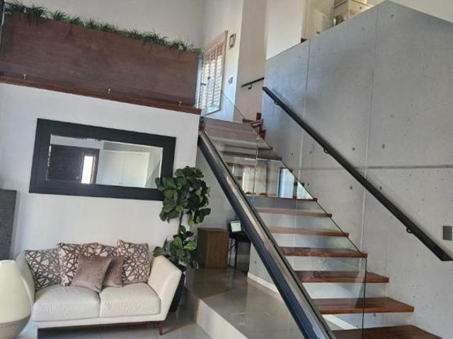 HERMOSA RESIDENCIA EN VENTA, AREA CAMPOS ELISEOS, CON ALBERCA