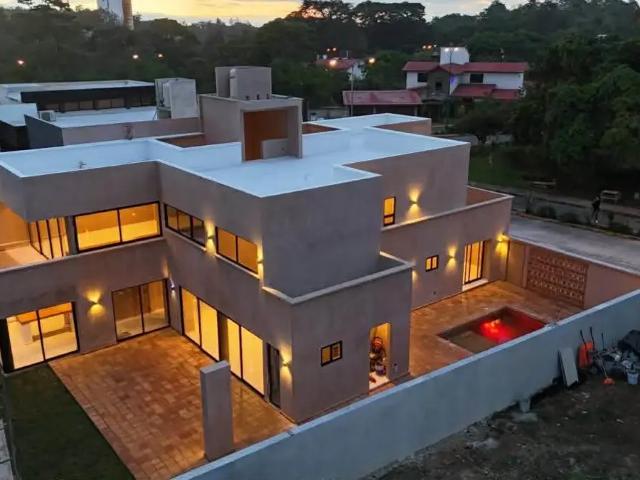 Hermosa residencia en venta en el fraccionamiento los Bejucos Coatepec, Veracruz