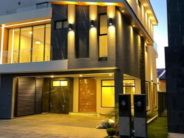 HERMOSA RESIDENCIA EN VENTA EN FRACCIONAMIENTO AUREAL EN MORILLOTLA CON 3 RECAMARAS, ROOF GARDEN