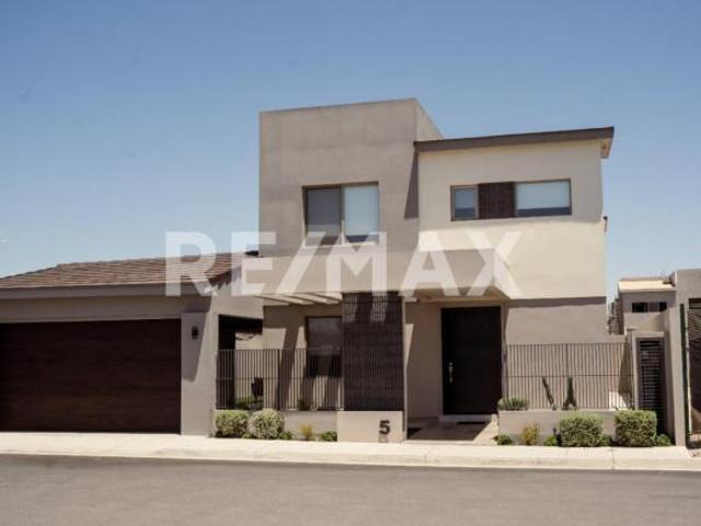 HERMOSA RESIDENCIA NUEVA EN VENTA EN ZONA DORADA 4