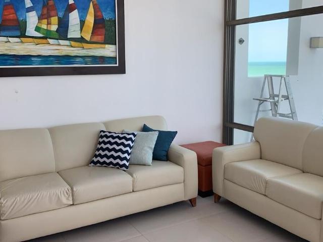 HERMOSA VILLA EN VENTA FRENTE AL MAR CON PANELES SOLARES