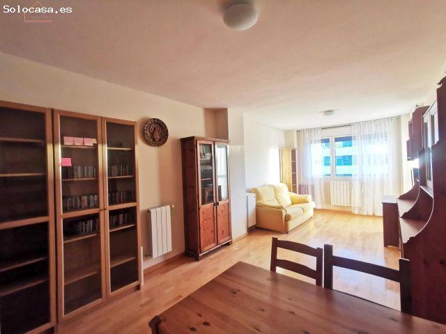 ¡Hermosa vivienda de 3 dormitorios con plaza de garaje y piscina comunitaria en urbanización privada