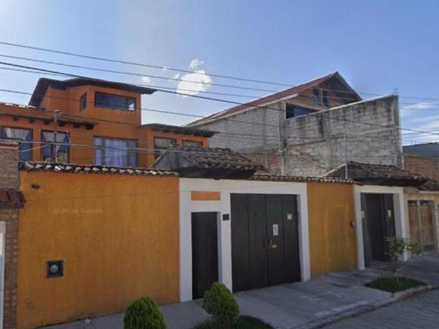 HERMOSA Y AMPLIA CASA CON EXCELENTE DISTRIBUCION, CERCA DE VIAS DE ACCESO Y SERVICIOS BASICOS