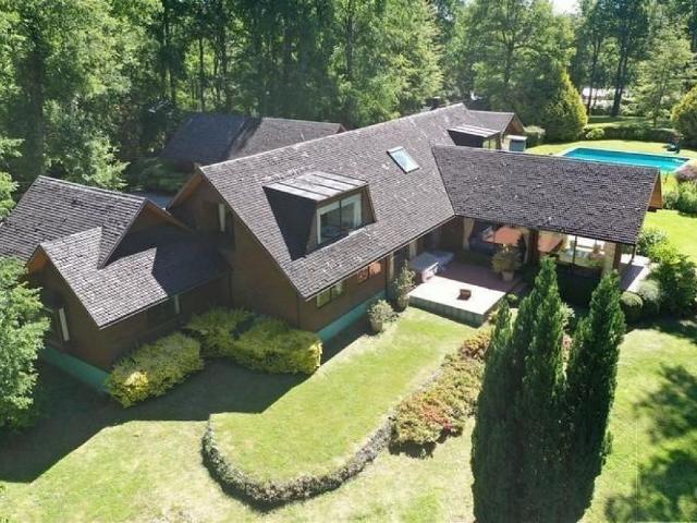Hermosa y amplia casa en condominio el mirador, pucón