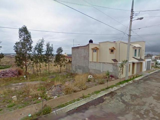 HERMOSA Y AMPLIA CASA, EN ZONA DE CRECIMIENTO, ESPACIO TRANQUILO, SEGURO Y CON SERVICIOS CERCANOS