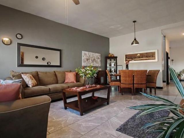 HERMOSA Y AMPLIA RESIDENCIA EN VENTA I ZONA VALLE ESCONDIDO