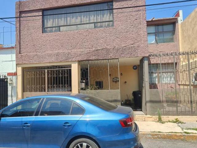 Hermosa y bien ubicada Casa en Venta en Viveros del Valle
