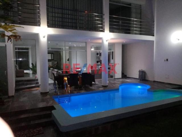 Hermosa Y Moderna Casa Con Piscina En Huanchaco Tradicional