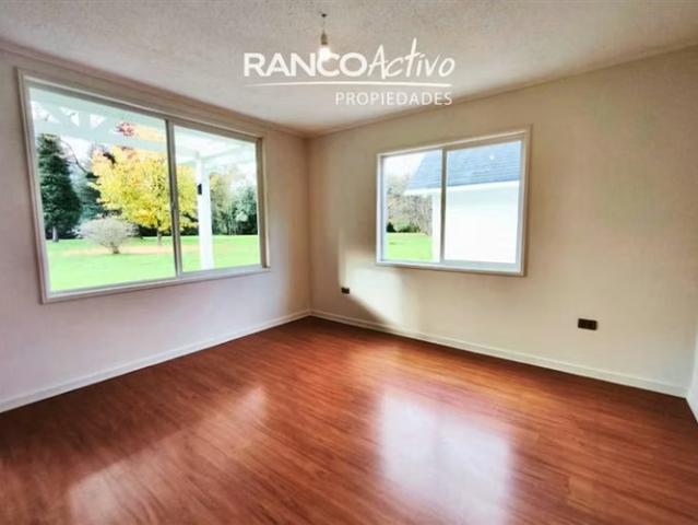 Hermosa y renovada casa Condominio Miraflores 5D 4B Valdivia | 5 dormitorios por 11500.00 en Valdivia