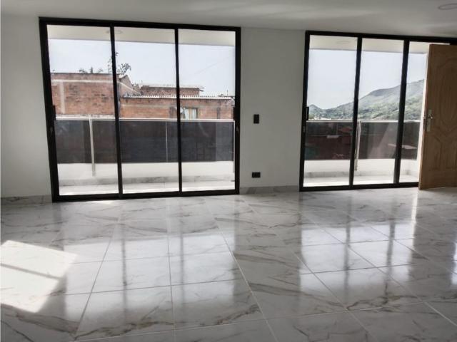 HERMOSO APARTAMENTO COCORNÁ