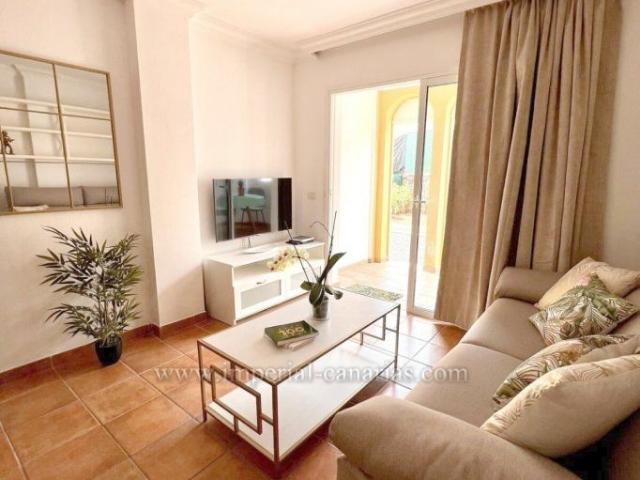 hermoso apartamento de una habitación a pocos minutos de Puerto de la Cruz, en un bonito edificio residencial con piscina y jardines
