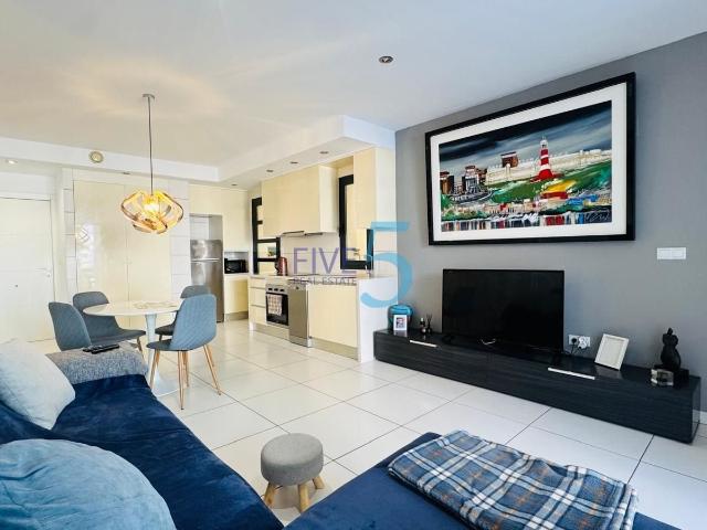 Hermoso apartamento en planta baja de dos dormitorios y dos. 79m² Orihuela Costa