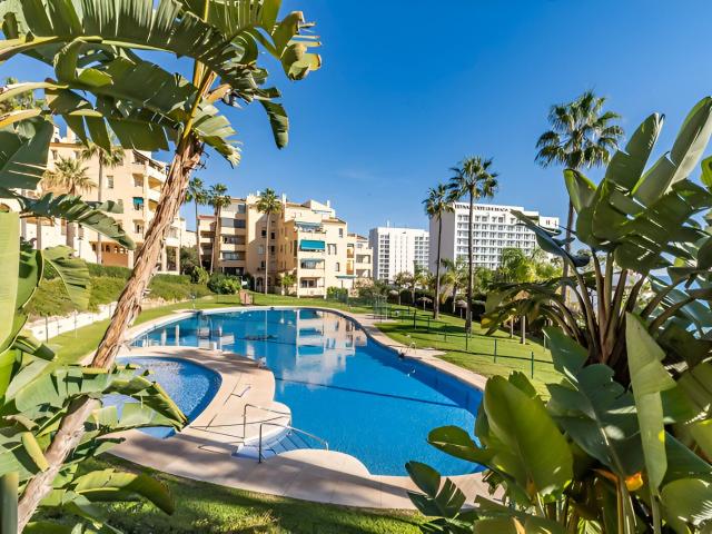 Hermoso apartamento justo frente a la playa en Benalmádena C. 120m² Benalmadena Costa