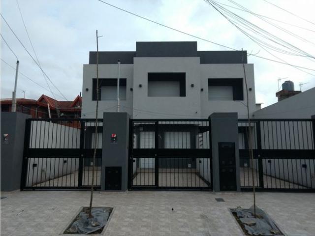 HERMOSO DUPLEX ESTILO MINIMALISTA en ALQUILER. VILLA TESEI