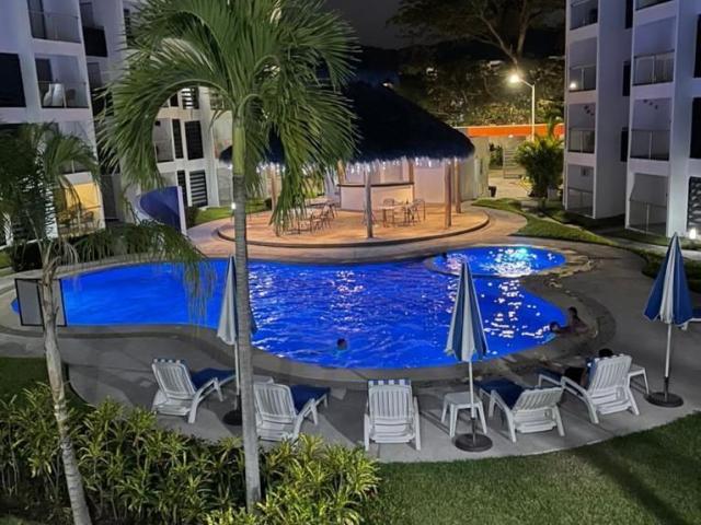 HERMOSO DEPARTAMENTO AMUEBLADO EN RENTA COND. CEIBAS