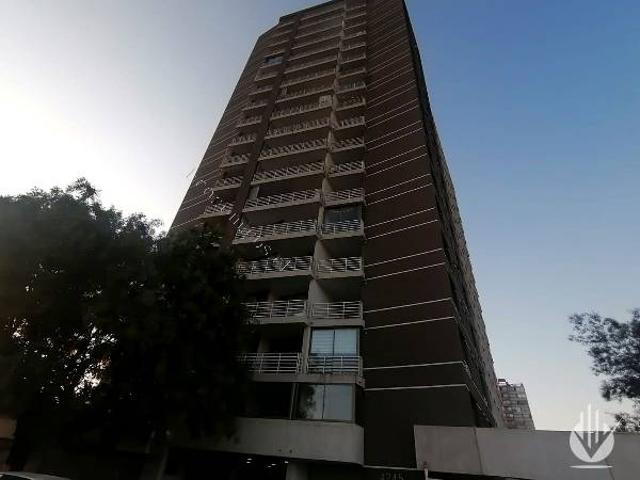 Hermoso departamento en condominio cercano a metro