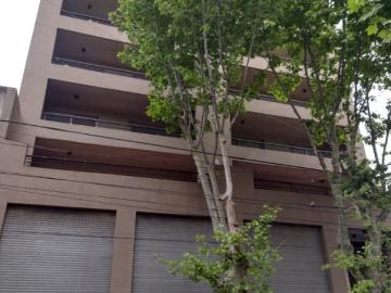 HERMOSO DEPARTAMENTO EN LA EXCLUSIVA ZONA DE MONTE GRANDE! UBICADA EN ZONA CENTRICA! CON PATIO