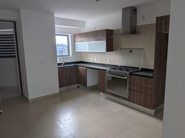 HERMOSO DEPARTAMENTO PENT HOUSE ZONA ESMERALDA RESERVA ESCONDIDA