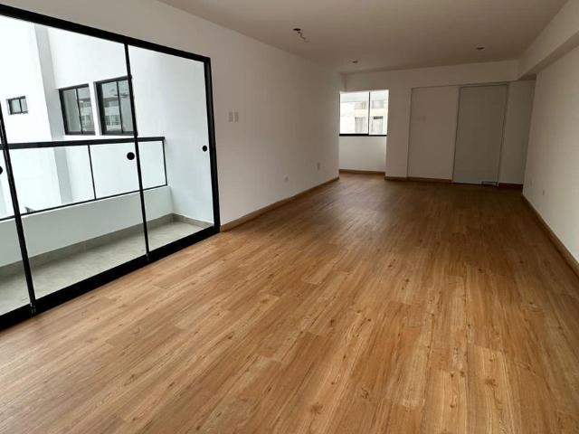 Hermoso flat en venta 123m2 Surco de Estreno