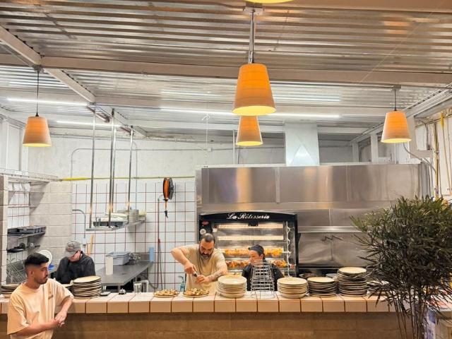 Hermoso local, nuevo complet?simas instalaciones