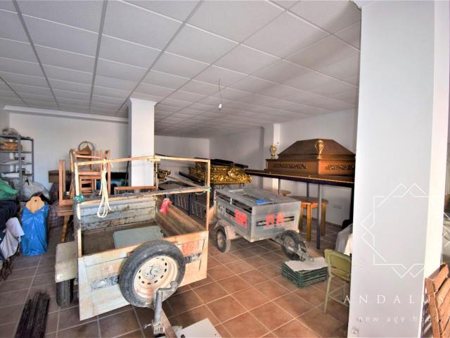 Hermoso local en la avenida principal del precioso municipio. 103m² Turre