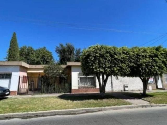 Hermoso PH en Alquiler en San Miguel 3 ambientes con vestidor y patio