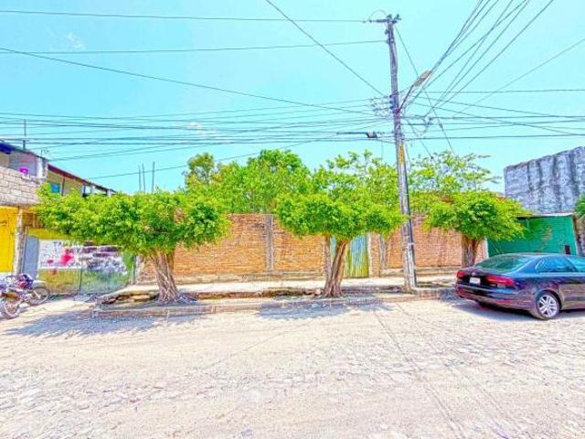 Hermoso Terreno en Ixtapa Centro con Barda Perimetral