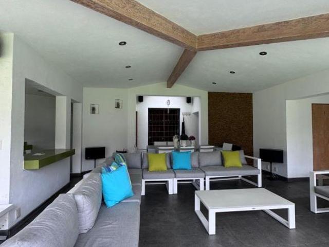 HERMOSO TERRENO PARA CONSTRUIR 3 RESIDENCIAS