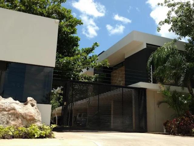 HERMOSO TOWN HOUSE EN RENTA EN PRIVADA SANTA GERTRUDIS COPO IRC 1787