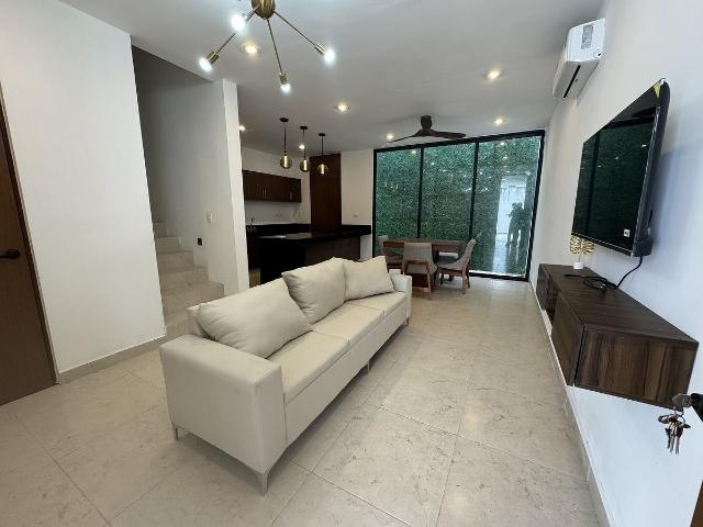| HERMOSO TOWNHOUSE EN RENTA EN LA BENITO JUAREZ NORTE AMUEBLADO Y EQUIPADO |
