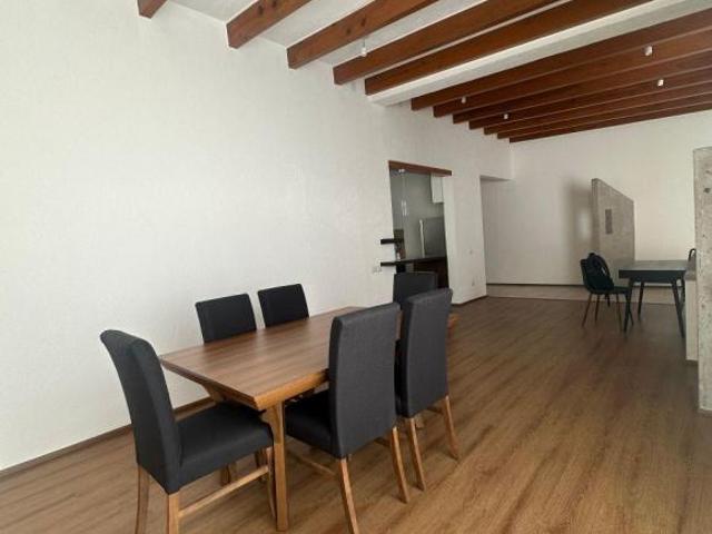 Hermoso y amplio departamento remodelado, excelente ubicación