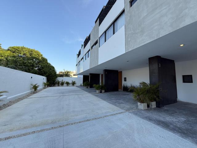 HERMOSOS TOWNHOUSES EN VENTA BENITO JUAREZ NTE MERIDA GVC 2672