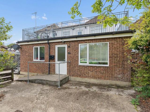 Herne Bay Road, Whitstable CT5 2 bed flat to rent £1,295 pcm £299 pw
