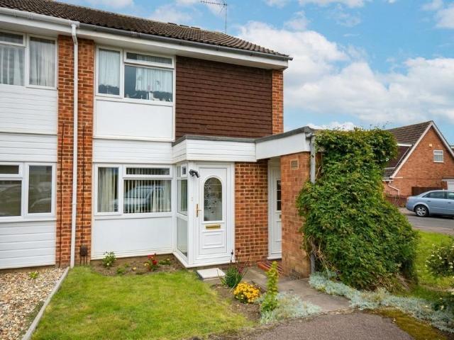 Herne Road, Stevenage, SG1 1 bed ground floor maisonette to rent £1,225 pcm £283 pw