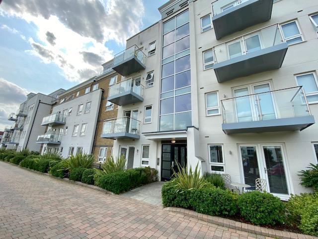 Heron Way, MAIDENHEAD 2 bed apartment to rent £1,800 pcm £415 pw