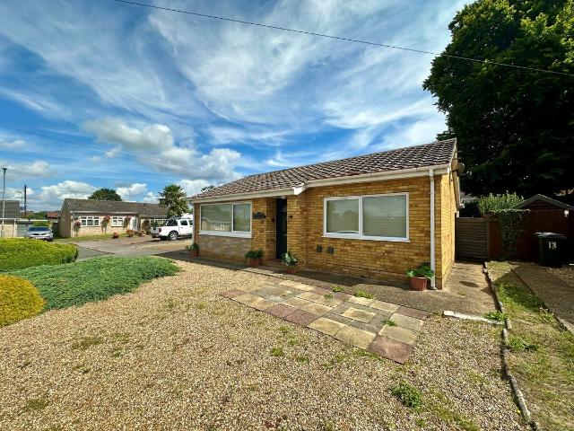 Heron Avenue, Brandon IP27, 2 bed bungalow to rent, £1,300 pcm | PrimeLocation
