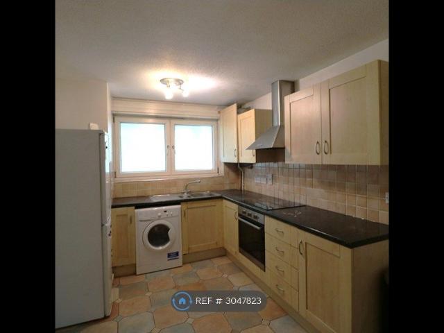 Heron Court, Bromley BR2, 3 bed maisonette to rent, £1,850 pcm | PrimeLocation
