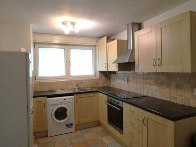 Heron Court, Bromley BR2, 3 bed maisonette to rent, £1,995 pcm | PrimeLocation