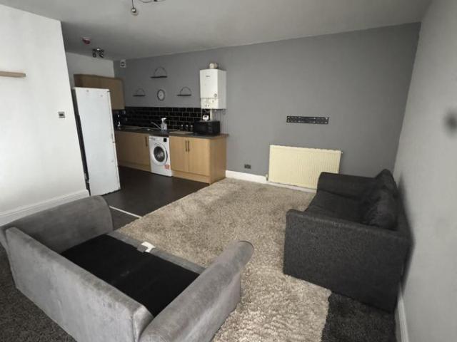 Heron Cross, Stoke On Trent ST4, 1 bed flat to rent, £735 pcm | PrimeLocation