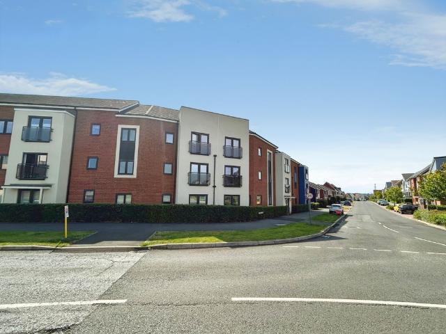 Heron Crescent, Newcastle Upon Tyne NE13, 2 bed flat to rent, £975 pcm | PrimeLocation