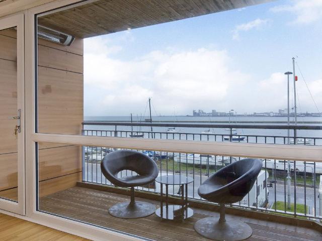 Heron Place, Edinburgh EH5, 2 bed flat to rent, £1,495 pcm | PrimeLocation