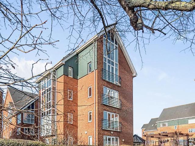 Heron Quay, Bedfordshire MK40 2 bed flat to rent £1,400 pcm £323 pw
