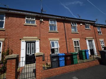 Heron Street, Hulme, Manchester M15, 3 bed terraced house to rent, £1,500 pcm | PrimeLocation