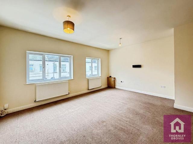 Heron Street, Pendlebury, Swinton. 2 bed flat to rent £900 pcm £208 pw