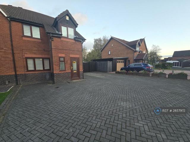 Herons Way, Bolton, BL2 3 bed semi detached house to rent £1,325 pcm £306 pw