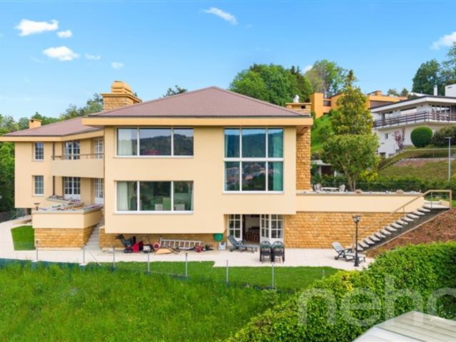 Herrenhaus von 480 m² mit Investitionswohnung