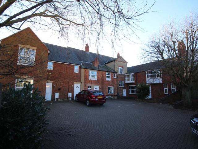 Herriotts Lane, Wellingborough. 1 bed flat to rent £675 pcm £156 pw